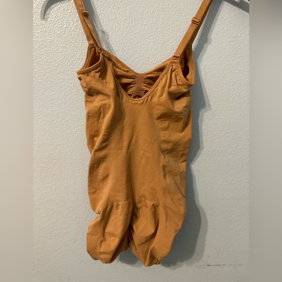 NWOT SEAMLESS SCULPT BRIEF BODYSUIT - Picture 4 of 6